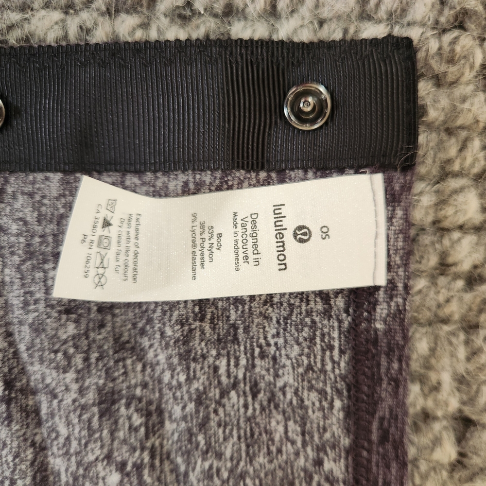lululemon athletica Charcoal Camouflage Vinyasa Wrap - Picture 5 of 13